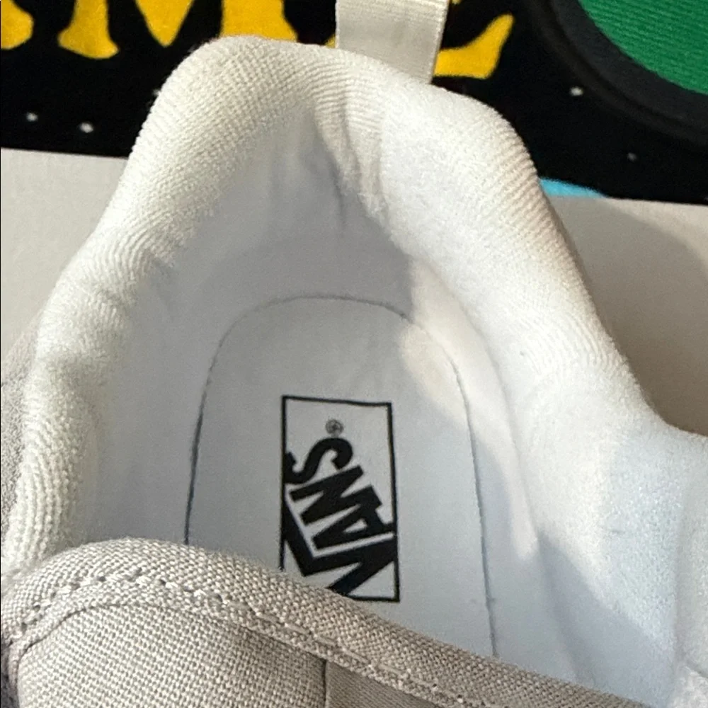 Vans Knu Skool gum sole sneakers in light gray ( BRAND NEW WITHOUT BOX )